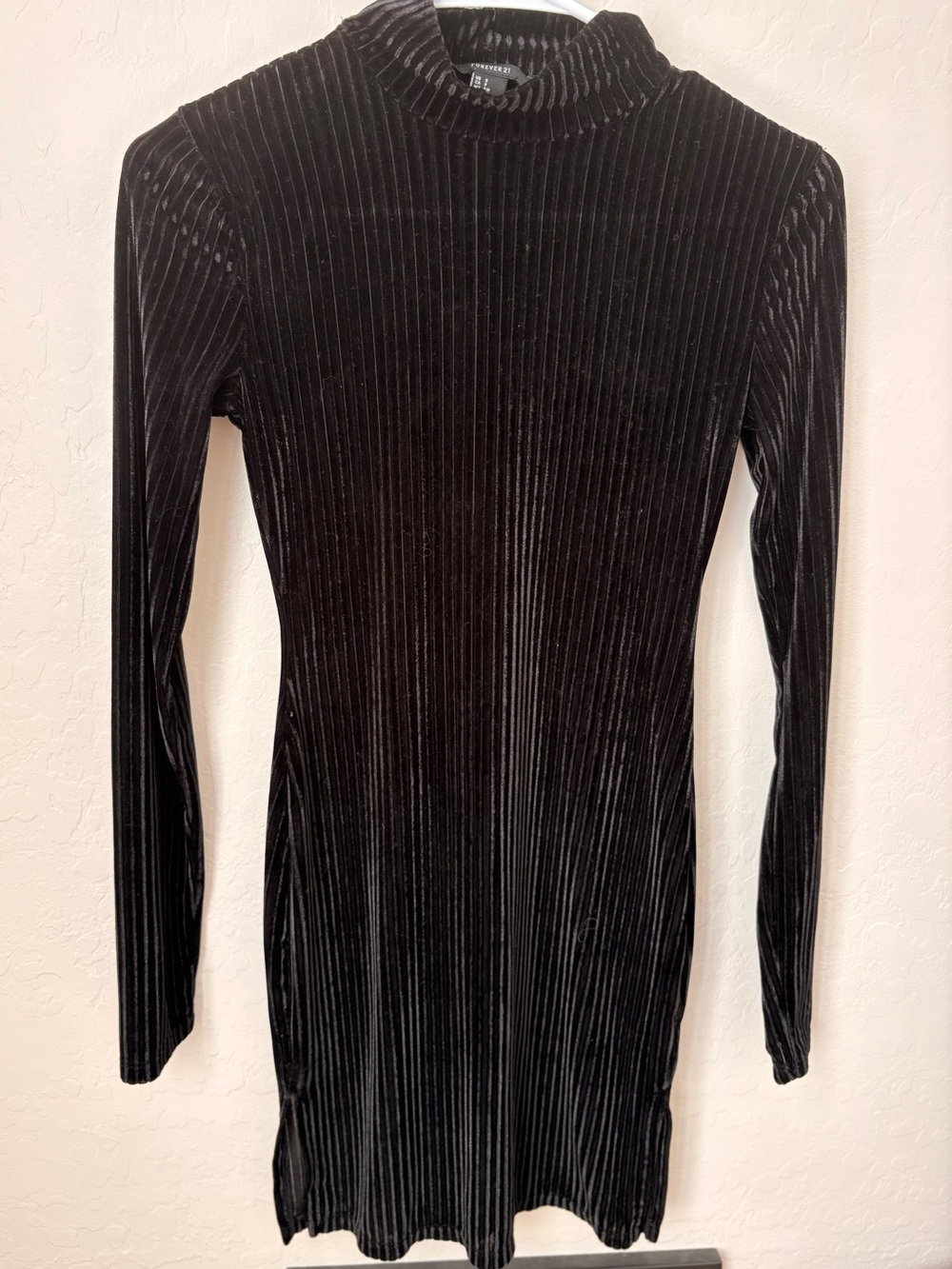 Forever 21 Black Ribbed Velvet Long Sleeve Dress